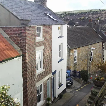 Holme Crest Staithes